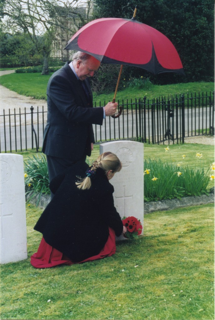 Lt Col Graham Parker & Joanna at Pte Andrew Gibson's grave Baverstock