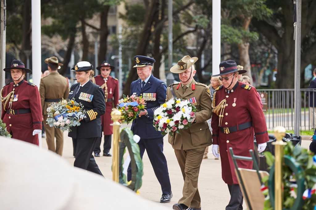 ANZ_Fromelles__2018_190 Wreath laying RAN Capt Amanda Garlick, RAAF Group Capt Peter Friend, Army Brig Neil Sweeney